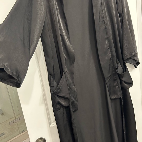 Mendocino black kimono never worn - Picture 3 of 3